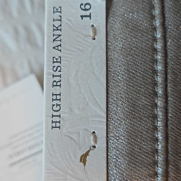 NWT TOMMY BAHAMA High Rise Ankle Jeans Metallic Gold Denim Sz 16 - Picture 14 of 14